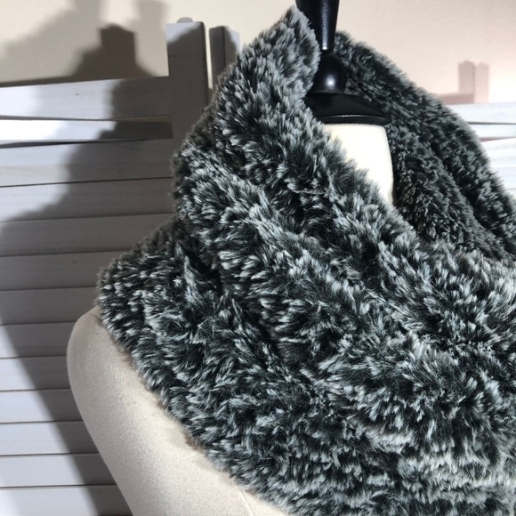 Faux Fur Infinity Scarf Gray One Size - Picture 5 of 8